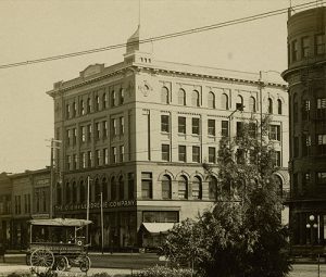 Delendrecie's Department Store photo, 1909